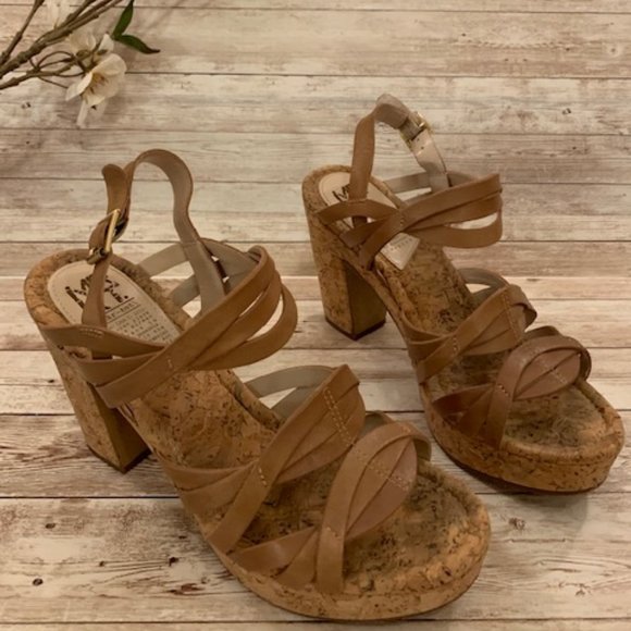 Market Cork Strappy Heeled Neutral Sandal - Picture 5 of 8